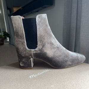Brand New Madewell Chelsea Boots Women’s 6